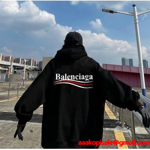 最新作限定SALE Balenciaga - BALENCIAGAパーカーの通販 by