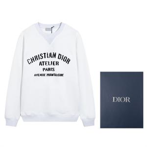 秋冬ナチュラルコーデに大活躍 ディオール DIOR おしゃれ...