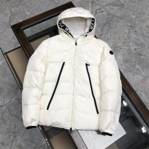 超人気美品 MONCLER モンクレール 流行っている ダウンジャケット秋冬シーズン_男性用ダウンジャケット_モンクレール特集_スーパーコピーブランド激安通販 専門店