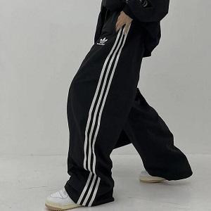 限定品が登場 バレンシアガ AdidasxBalenciag...