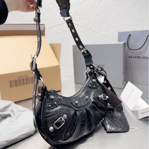 BALENCIAGAのトレンド新品 25cm　バレンシアガ コピー 激安Le cagoleバック