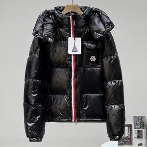 唯一無二の存在感を放つ MONCLER モンクレール コピー品 ダウンジャケット