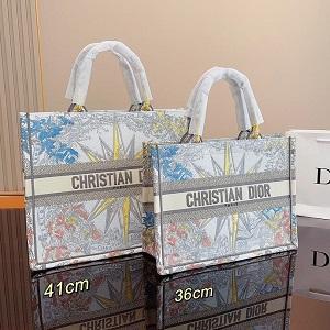 ディオール DIOR 秋めいたコーデに仕上げるトートバッグ  ファッションコーデ_ディオール DIOR_ブランド コピー 激安(日本最大級)