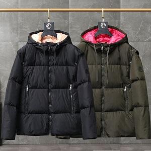 肌触りのいいダウンジャケット MONCLER モンクレール ...