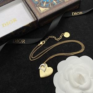 秋冬ファッション ディオール DIOR ネックレス 程よい抜け感を演出_ディオール DIOR_ブランド コピー 激安(日本最大級)