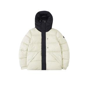 モンクレールダウンジャケット魅力的な新作 MONCLER オ...