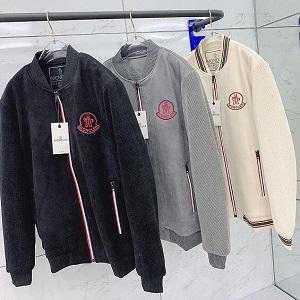 魅力的なカラー使い  トレンドアイテム MONCLER モン...