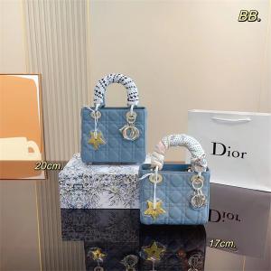 多色使いが魅力の ディオール DIOR 超人気最新入荷 ハン...