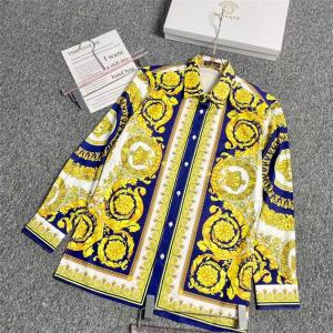 シャツ ヴェルサーチ VERSACE 冬のコーデも上品なイメージにしてくれる秋冬の必需品_ヴェルサーチ VERSACE_ブランド コピー 激安(日本最大級)