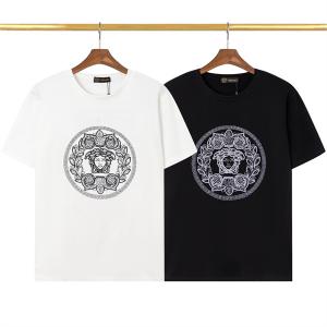 今すぐ買えちゃう！新着 ヴェルサーチVERSACE 春夏シーズンに登場 Tシャツ/ティーシャツ ヴェルサーチ VERSACE_ブランド コピー 激安(日本最大級)