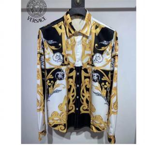 ヴェルサーチ VERSACE シャツ 秋冬の必需品 秋冬らし...