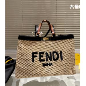 抜群な存在感のフェンディ バッグ 人気 FENDI レディー...