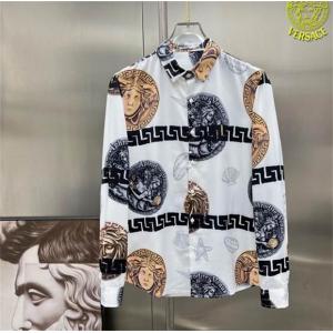 おすすめ着こなし 季節感溢れる秋らしいコーデ ヴェルサーチ VERSACE シャツ_ヴェルサーチ VERSACE_ブランド コピー 激安(日本最大級)