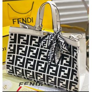 今が買い！ フェンディ新作コレクション FENDIトートバッ...