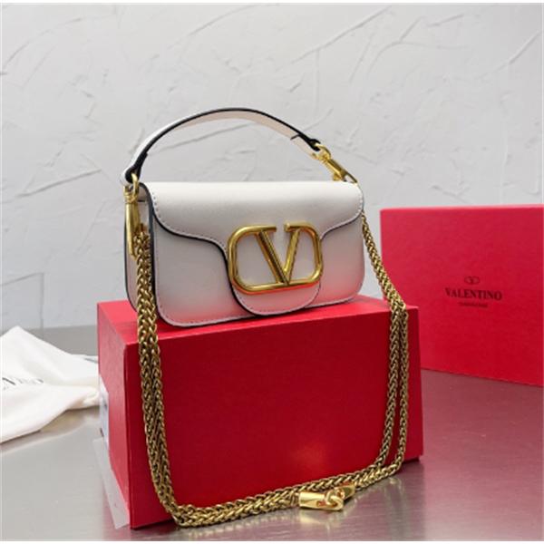 VALENTINO ヴァレンティノ ショルダーバッグ お洒落ポイント高め 可愛い一枚革仕立て ヴァレンティノ VALENTINO ブランド コピー 激安(日本最大級)