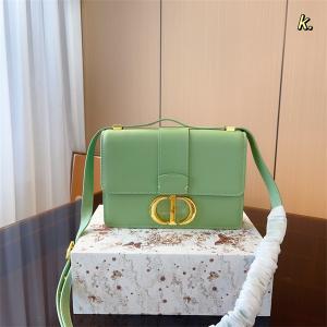 個性を強く表現されるコレクション DIOR ディオール バッ...