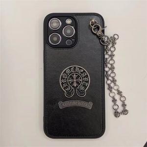 華奢なフォルムのChrome Hearts iPhone14...