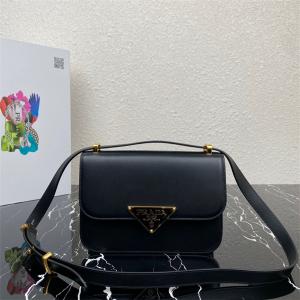 特選新作 PRADA  プラダ  ショルダーバッグ 【新アイ...