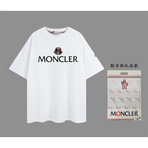 派手にはなりすぎず春夏トレンドアイテム MONCLER モン...