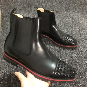 オレンジが印象的にCHRISTIAN LOUBOUTIN 　...