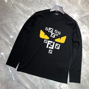 フェンディロングｔスーパーコピー 季節感溢れる秋らしいコーデ 長袖/Tシャツ 今年らしいトレンド感のある着こなし FENDI_フェンディ FENDI_ブランド コピー 激安(日本最大級)