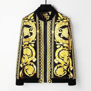 秋冬におしゃれな着こなし 冬のコーデも上品なイメージにしてくれる ヴェルサーチVERSACE ブルゾン コピー 激安(日本最大級)