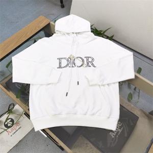 秋に着回しやすい ディオール DIOR 簡単に秋冬の雰囲気を...