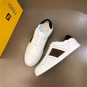 入荷定番人気ローカット新作スニーカーフェンディ コピー黒軽量幅広い男性用オススメカジュアル柔らかい万能モデル