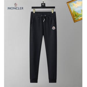 秋冬のコーデの強い味方 モンクレール MONCLER 冬ムー...