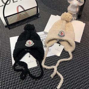 セール秋冬超人気美品◆モンクレール、Monclerの柔らかい存在感が溢れる防寒セーターポンポン付きのニット帽子_モンクレール MONCLER_ブランド コピー 激安(日本最大級)