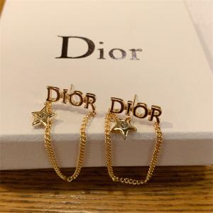 秋に着回しやすい ピアス 簡単に秋冬の雰囲気を演出 ディオール DIOR 秋のおしゃれをもっと楽しめる__ブランド コピー 激安(日本最大級)