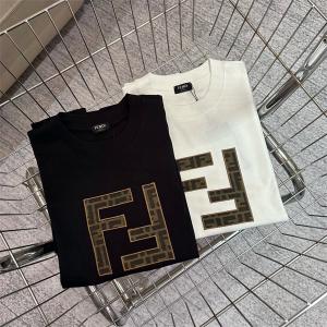 高品質今年らしい着こなし フェンディ FENDI 新ブーム ...