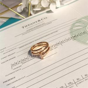 ティファニー 今シーズンもトレンド感溢れたコーデ Tiffany&Co 冬ファッションと相性抜群 リング/指輪 秋冬ファッションに合わせたい__ブランド コピー 激安(日本最大級)