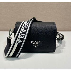 ストリート感あふれ 1BD332プラダ PRADA ショルダ...