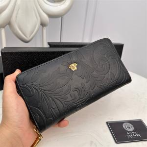 VERSACE メンズ ジップ長財布 ファッションの最先端新...