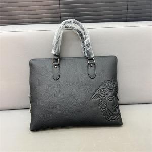 セール人気品 VERSACE 新作品 ヴェルサーチビジネスバ...