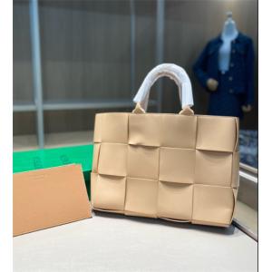 超人気美品◆  BOTTEGA VENETA 新作登場活躍 _ボッテガ ヴェネタトートバッグレディース_スーパーコピーブランド激安通販 専門店