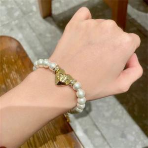 秋冬にきちんと感も漂うはスタイリング  ブレスレット_ _ブ...