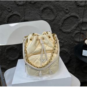 プラダ PRADA 新作 ショルダーバッグ 大人キレイに仕立...