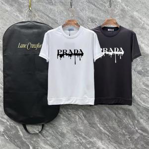 PRADAプラダ Tシャツ コピー  日々のスタイリングの幅をもっと広げる メンズブランド コピー 激安(日本最大級)