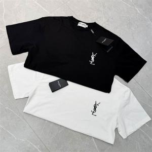 今年らしいトレンド感のある着こなしSaint Laurent サンローランTシャツ コピー ブランド コピー 激安(日本最大級)