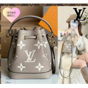 可愛い一枚革仕立て 大人っぽさがアップする LOUIS VUITTON ルイ ヴィトンショルダーバッグブランド コピー 激安(日本最大級)
