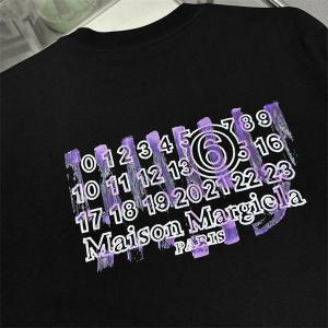 マルジェラtシャツコピー新作Maison Margiela  ファッションリーダーに選ばれる 