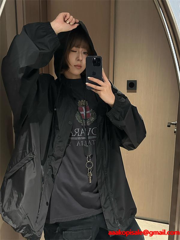 BALENCIAGA コピー フードジャケット ロゴプリント ナイロン素材 オーバーサイズ アウター バレンシアガ