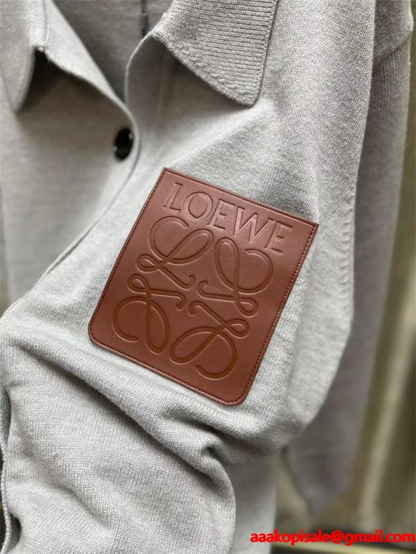 ロエベ LOEWE 偽物 カーディガン グレーレザーポケットデザイン 高級感あふれる上品アウター