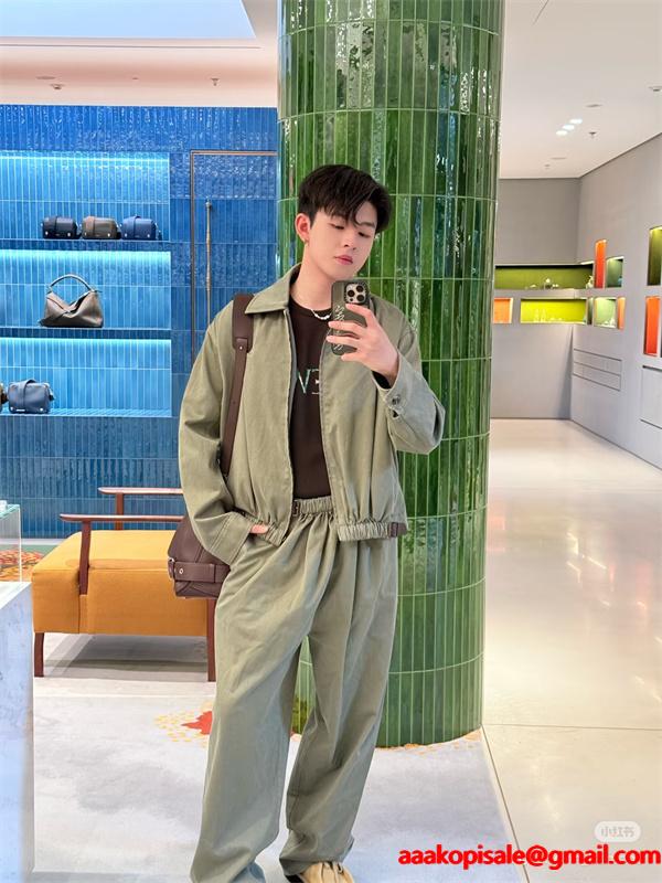 シンプル 2025秋冬 LOEWE 偽物 ジャケット ロエベ カーキカラー 上品なカジュアルスタイル