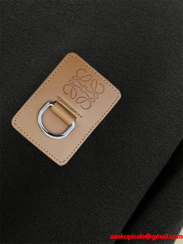 LOEWE ロエベ スーパーコピー セーター シンプルレザーパッチデザイン 高級感漂う上質ウールニット