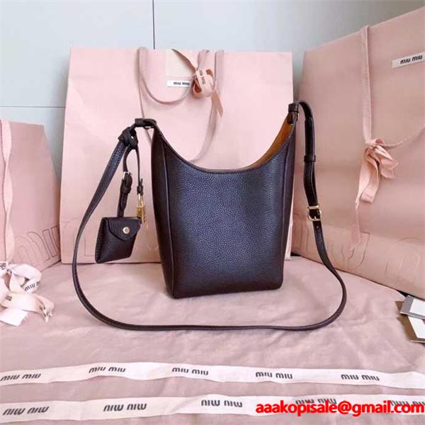 Miu Miu ミュウミュウ コピー 5BE099 レザー ショルダーバッグ クロスボディ 高品質 ヴィンテージ風