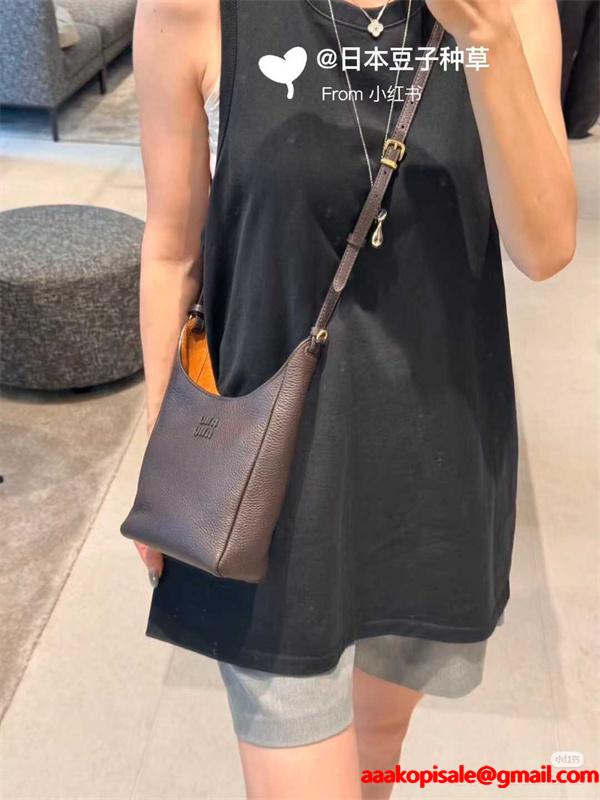 Miu Miu ミュウミュウ コピー 5BE099 レザー ショルダーバッグ クロスボディ 高品質 ヴィンテージ風