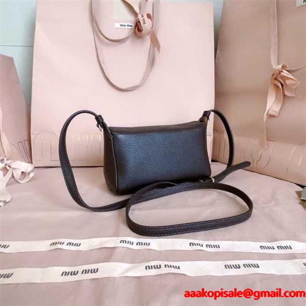 Miu Miu ミュウミュウ コピー 5BE097 本革 ミニショルダー 高品質 クロスボディバッグ ヴィンテージスタイル
